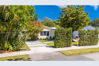 222 SW 7th St, Dania Beach, FL 33004 - Photo 24