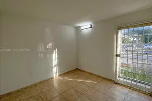 4721 NW 7th St, Miami, FL 33126 - Photo 10