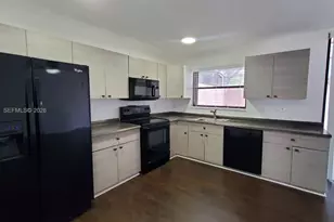 12266 NW 10th St, Pembroke Pines, FL 33026 - Photo 6