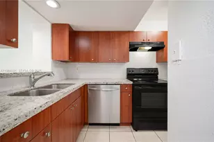 9220 Fontainebleau Blvd, Miami, FL 33172 - Photo 6