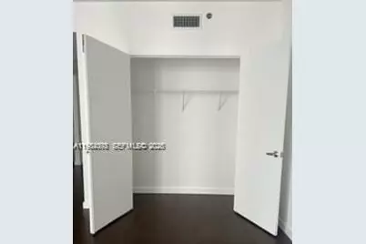 1050 Brickell Ave #3122, Miami, FL 33131 - Photo 6