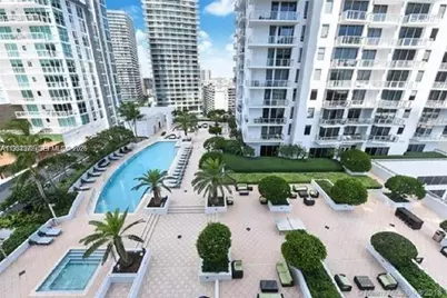1050 Brickell Ave #3122, Miami, FL 33131 - Photo 2