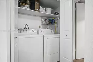 19220 NE 25th Ave, Miami, FL 33180 - Photo 24