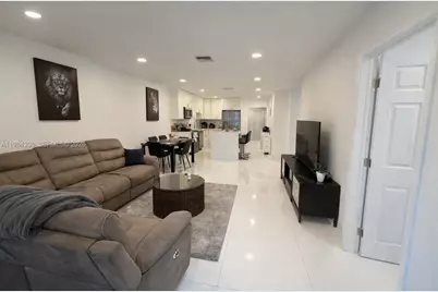 230 NE 9th Ave, Deerfield Beach, FL 33441 - Photo 6