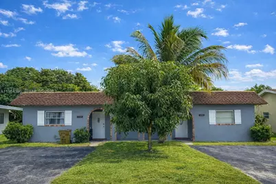 230 NE 9th Ave, Deerfield Beach, FL 33441 - Photo 2