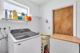 410 SW 71st Ave, Pembroke Pines, FL 33023 - Photo 32