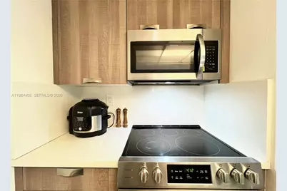 540 Brickell Key Dr #202, Miami, FL 33131 - Photo 10