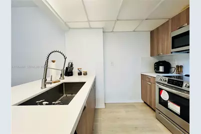 540 Brickell Key Dr #202, Miami, FL 33131 - Photo 14