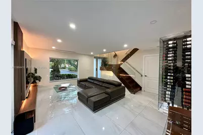 9060 SW 215th Ter, Cutler Bay, FL 33189 - Photo 4