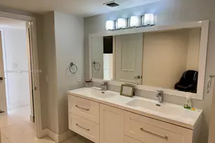 1000 Island Blvd, Aventura, FL 33160 - Photo 14
