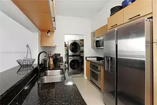 31 SE 5th St, Miami, FL 33131 - Photo 22