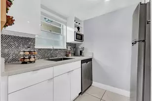 8600 SW 109th Ave, Miami, FL 33173 - Photo 6