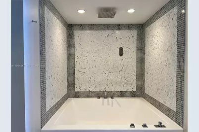 200 Biscayne Boulevard Way #3610, Miami, FL 33131 - Photo 18