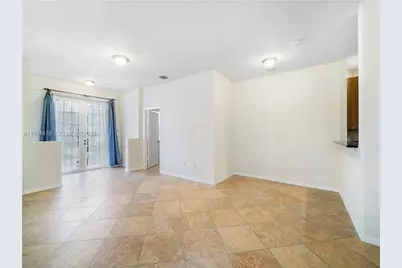 5866 Hampton Hills Blvd #5866, Tamarac, FL 33321 - Photo 2