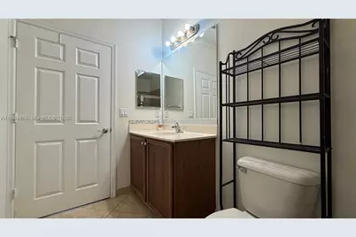 5866 Hampton Hills Blvd #5866, Tamarac, FL 33321 - Photo 8