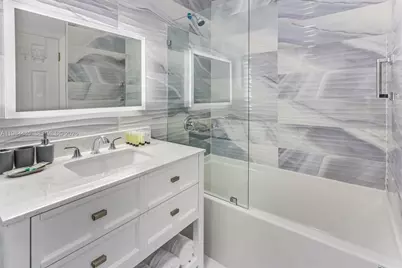 980 W 45th Pl Whole House, Hialeah, FL 33012 - Photo 12