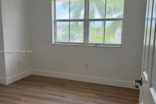 11601 NW 89th St, Doral, FL 33178 - Photo 8