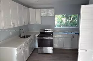 629 9th St, West Palm Beach, FL 33401 - Photo 1