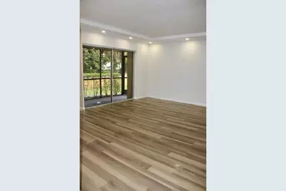 3001 N Oakland Forest Dr #104, Oakland Park, FL 33309 - Photo 6