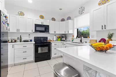 11387 SW 232nd Ter, Homestead, FL 33032 - Photo 6