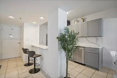 100 Lincoln Rd #825, Miami Beach, FL 33139 - Photo 6
