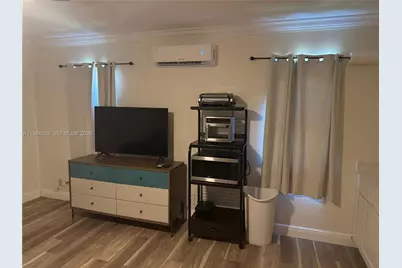 5170 SW 18th Ct #Rear, Plantation, FL 33317 - Photo 4