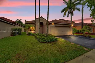 930 Bluewood Terrace, Weston, FL 33327 - Photo 2