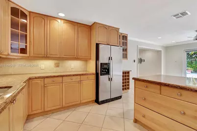 11 Forest Hills Ln, Boca Raton, FL 33431 - Photo 12