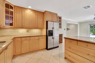 11 Forest Hills Ln, Boca Raton, FL 33431 - Photo 12