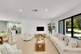 10 NW 100th St, Miami Shores, FL 33150 - Photo 4