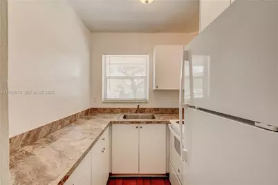 856 SW 10th St #2, Hallandale Beach, FL 33009 - Photo 10