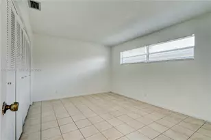 856 SW 10th St, Hallandale Beach, FL 33009 - Photo 14