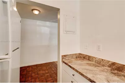 856 SW 10th St #2, Hallandale Beach, FL 33009 - Photo 12