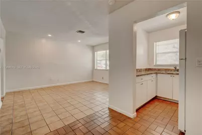 856 SW 10th St #2, Hallandale Beach, FL 33009 - Photo 8