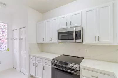 8920 SW 18th St, Miramar, FL 33025 - Photo 8