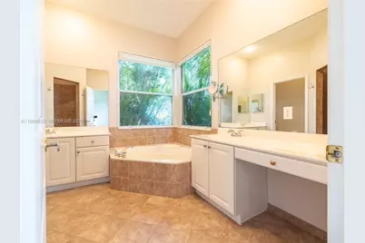 903 NW 167th Ave, Pembroke Pines, FL 33028 - Photo 36