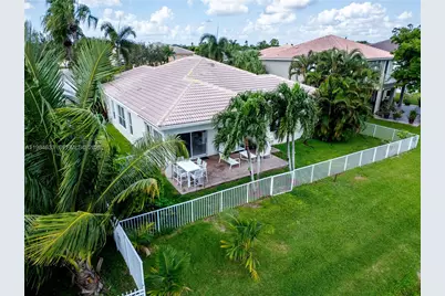 903 NW 167th Ave, Pembroke Pines, FL 33028 - Photo 58