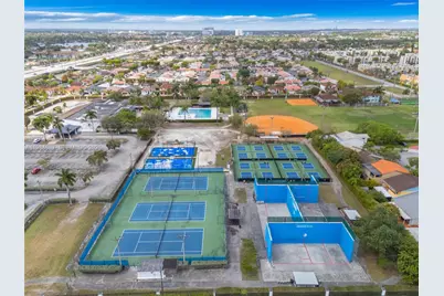 9224 Grand Canal Dr, Miami, FL 33174 - Photo 46