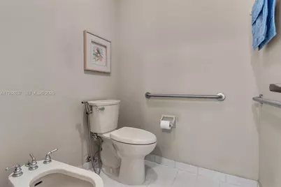 9224 Grand Canal Dr, Miami, FL 33174 - Photo 26