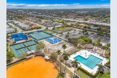 9224 Grand Canal Dr, Miami, FL 33174 - Photo 48