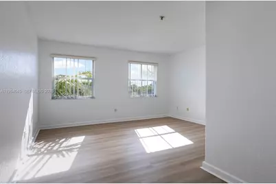 10022 NW 7th St #206, Miami, FL 33172 - Photo 16
