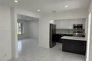 2400 N 57th Way, Hollywood, FL 33021 - Photo 4