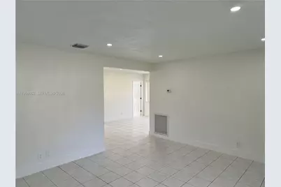 2400 N 57th Way, Hollywood, FL 33021 - Photo 2