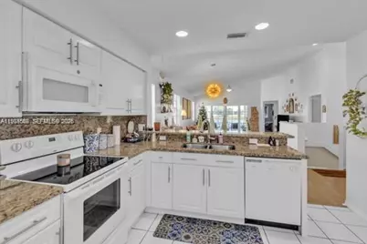 14817 Balgowan Rd #201-5, Miami Lakes, FL 33016 - Photo 2