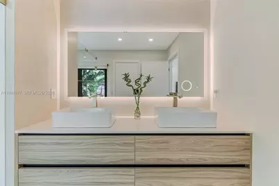905 Fairway Drive, Miami Beach, FL 33141 - Photo 18