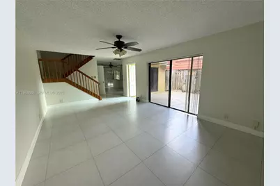 716 NW 98th Way, Plantation, FL 33324 - Photo 4