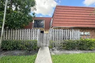 716 NW 98th Way, Plantation, FL 33324 - Photo 2