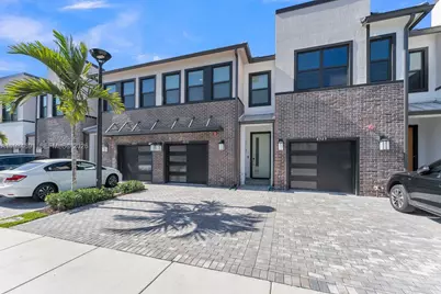 8351 NW 7th Ct, Plantation, FL 33324 - Photo 8