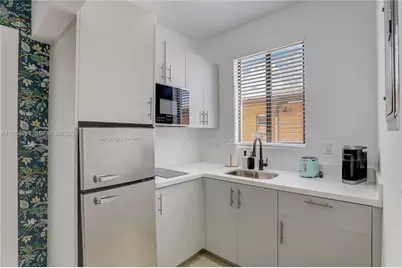 1553 SW 7th St #9, Miami, FL 33135 - Photo 2