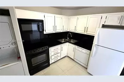 2333 Brickell Ave #1009, Miami, FL 33129 - Photo 12